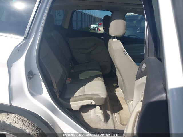 2014 Ford Escape მანქანა იყიდება აუქციონზე, vin: 1FMCU0GX1EUC40075, აუქციონის ნომერი: 12614206