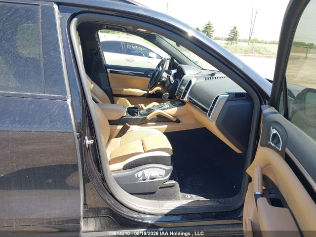 Auction sale of the 2016 Porsche Cayenne, vin: WP1AA2A27GKA36665, lot number: 12614210