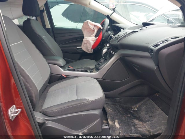 1FMCU0GX1EUC32381 Ford ESCAPE SE