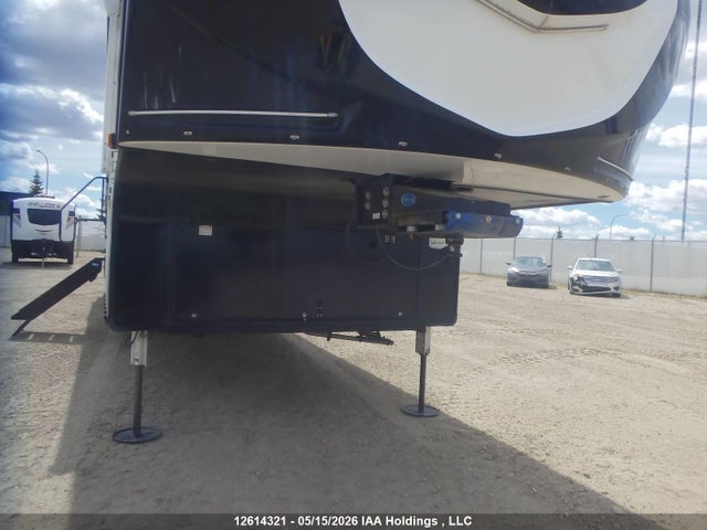 12614321 :رقم المزاد ، 1UJCGSCVXP19N0091 vin ، 2023 Jayco Siesmic 4113 Siesmic 4113 مزاد بيع