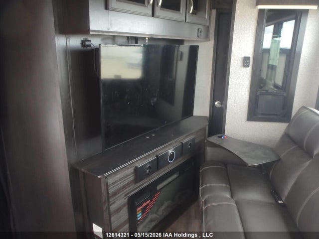 12614321 :رقم المزاد ، 1UJCGSCVXP19N0091 vin ، 2023 Jayco Siesmic 4113 Siesmic 4113 مزاد بيع