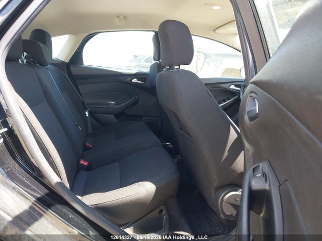 1FADP3K2XHL268874 Ford FOCUS SE