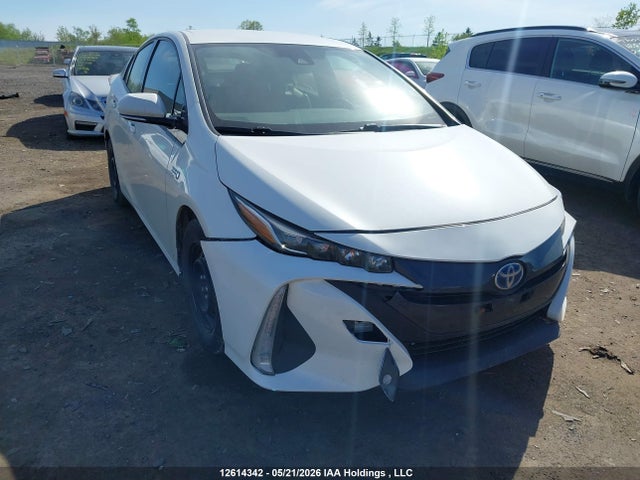 Продажа на аукционе авто 2018 Toyota Prius Prime Upgrade, vin: JTDKARFP1J3085929, номер лота: 12614342