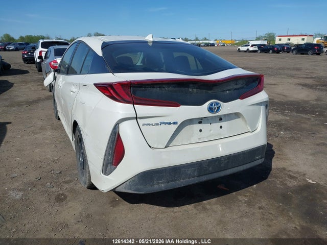 Продажа на аукционе авто 2018 Toyota Prius Prime Upgrade, vin: JTDKARFP1J3085929, номер лота: 12614342