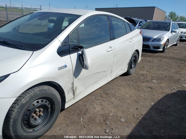 Продажа на аукционе авто 2018 Toyota Prius Prime Upgrade, vin: JTDKARFP1J3085929, номер лота: 12614342