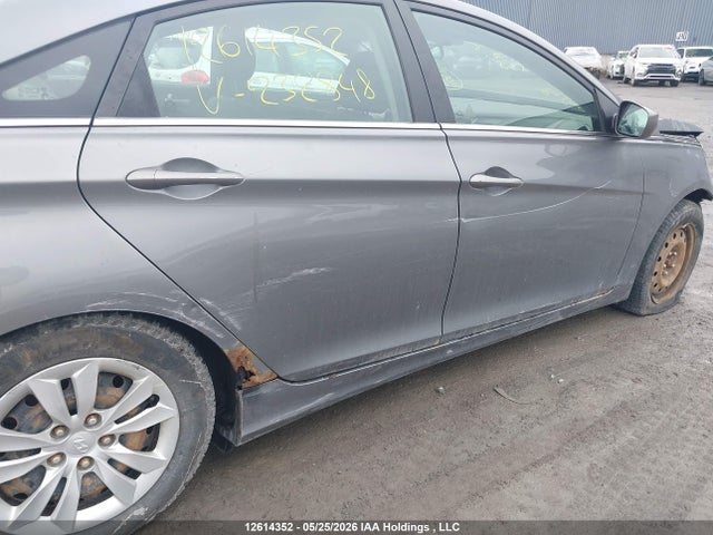 12614352 :رقم المزاد ، 5NPEB4AC4BH232848 vin ، 2011 Hyundai Sonata Gls مزاد بيع