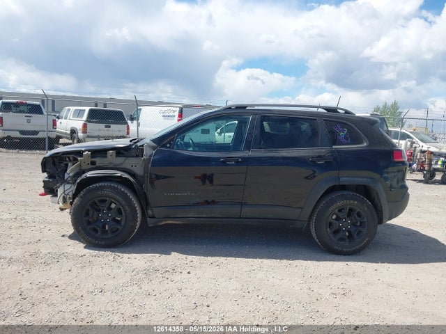 12614358 :رقم المزاد ، 1C4PJMBXXKD116055 vin ، 2019 Jeep Cherokee Trailhawk مزاد بيع