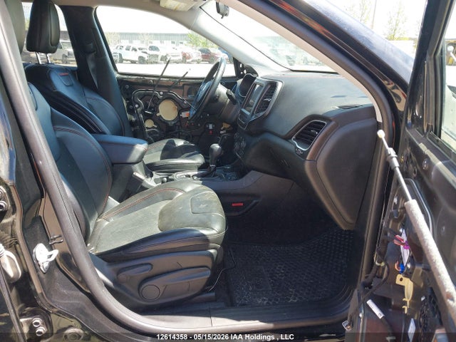 12614358 :رقم المزاد ، 1C4PJMBXXKD116055 vin ، 2019 Jeep Cherokee Trailhawk مزاد بيع