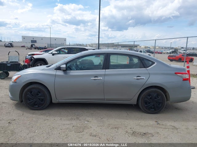 2013 Nissan Sentra მანქანა იყიდება აუქციონზე, vin: 3N1AB7AP7DL715632, აუქციონის ნომერი: 12614376