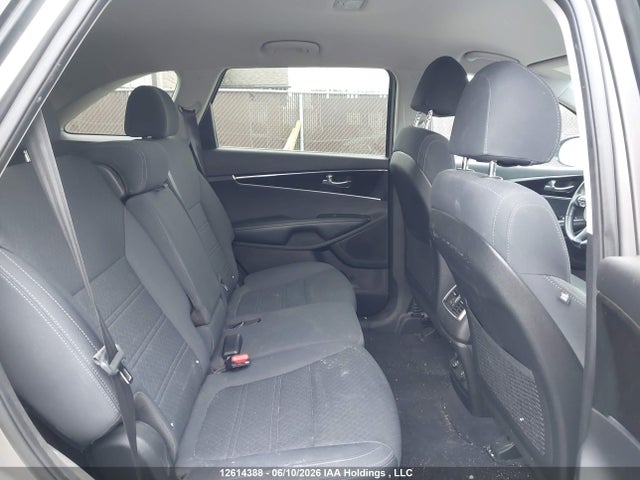 KIA Sorento 2018 5XYPGDA16JG351015 Image 8