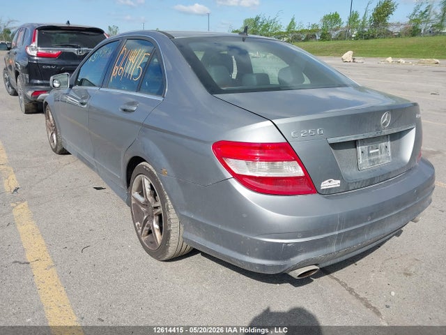 2011 Mercedes-benz C 250 4matic მანქანა იყიდება აუქციონზე, vin: WDDGF8FB2BA519249, აუქციონის ნომერი: 12614415