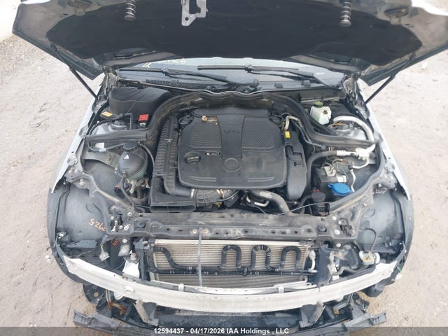 2013 Mercedes-benz C 300 4matic მანქანა იყიდება აუქციონზე, vin: WDDGF8AB1DA760018, აუქციონის ნომერი: 12594437