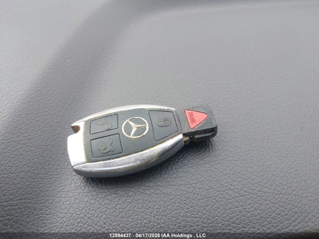 2013 Mercedes-benz C 300 4matic მანქანა იყიდება აუქციონზე, vin: WDDGF8AB1DA760018, აუქციონის ნომერი: 12594437