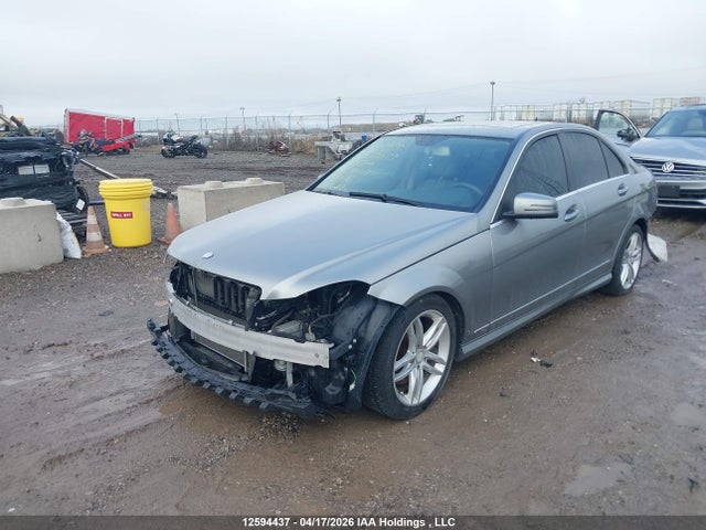 2013 Mercedes-benz C 300 4matic მანქანა იყიდება აუქციონზე, vin: WDDGF8AB1DA760018, აუქციონის ნომერი: 12594437