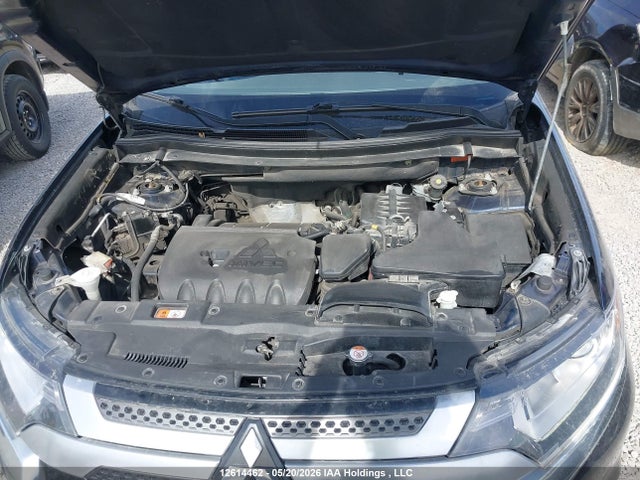 JA4AZ2A33KZ605203 Mitsubishi Outlander Es
