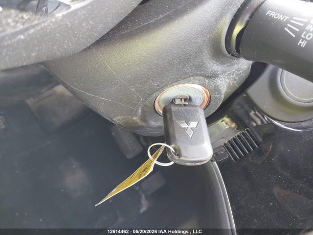 JA4AZ2A33KZ605203 Mitsubishi Outlander Es
