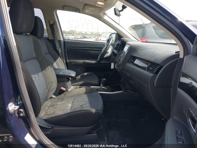 JA4AZ2A33KZ605203 Mitsubishi Outlander Es
