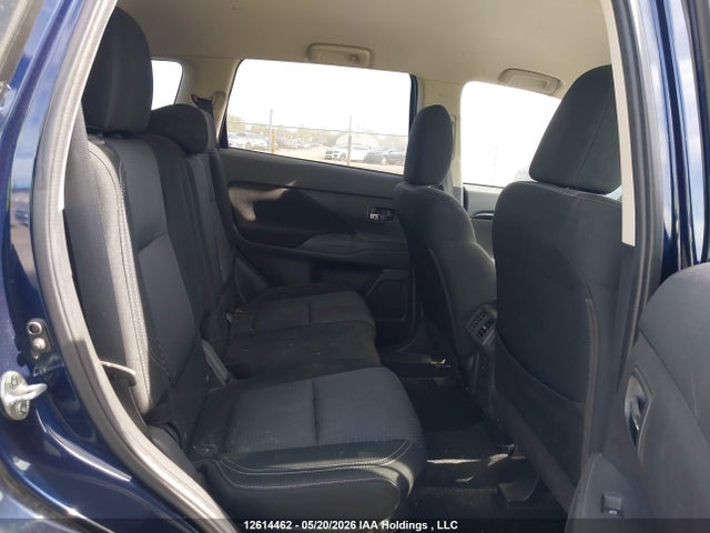 JA4AZ2A33KZ605203 Mitsubishi Outlander Es