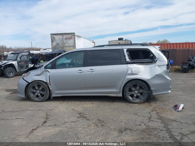 Aukcja sprzedaży 2015 Toyota Sienna Sport, vin: 5TDXK3DC7FS565883, numer aukcji: 12614484