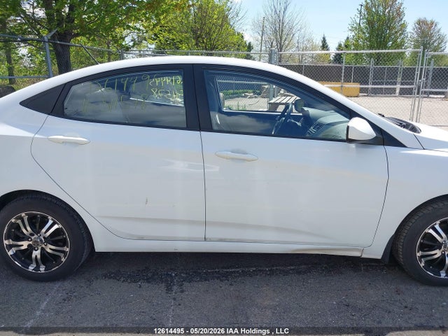 2013 Hyundai Accent მანქანა იყიდება აუქციონზე, vin: KMHCT4AE2DU511578, აუქციონის ნომერი: 12614495