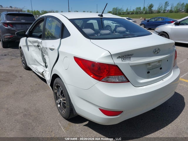 2013 Hyundai Accent მანქანა იყიდება აუქციონზე, vin: KMHCT4AE2DU511578, აუქციონის ნომერი: 12614495