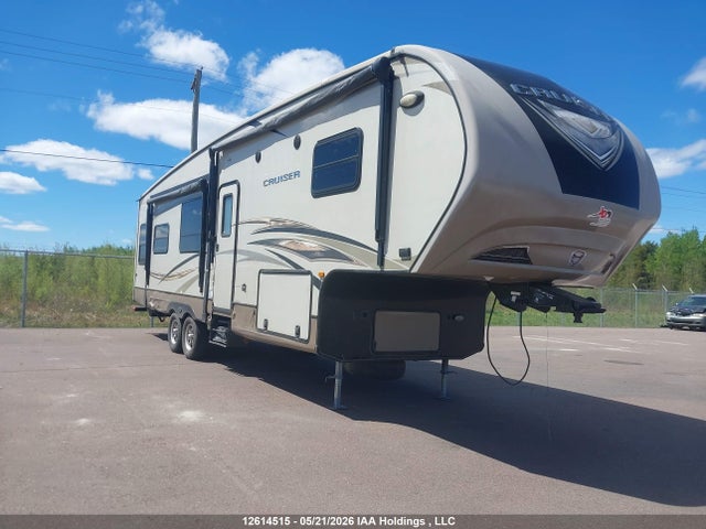 2015 Crossroads 5th Wheel Ctx მანქანა იყიდება აუქციონზე, vin: 4V0FC3125FG006076, აუქციონის ნომერი: 12614515