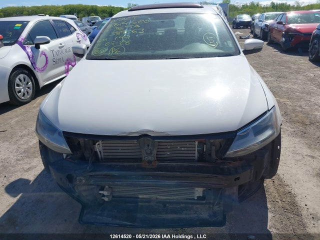 12614520 :رقم المزاد ، 3VWBK7AJ0DM389063 vin ، 2013 Volkswagen Jetta مزاد بيع