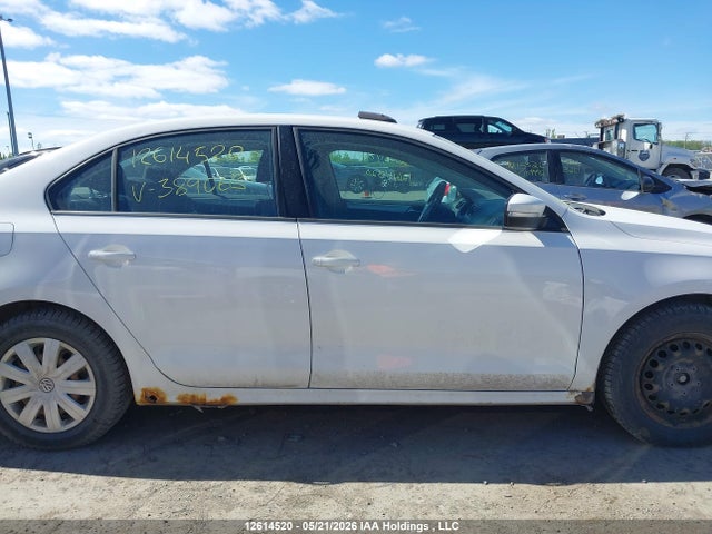 12614520 :رقم المزاد ، 3VWBK7AJ0DM389063 vin ، 2013 Volkswagen Jetta مزاد بيع