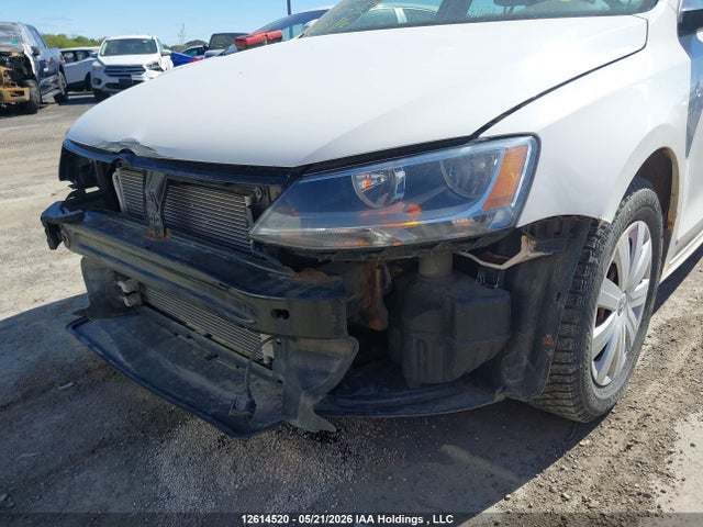 12614520 :رقم المزاد ، 3VWBK7AJ0DM389063 vin ، 2013 Volkswagen Jetta مزاد بيع