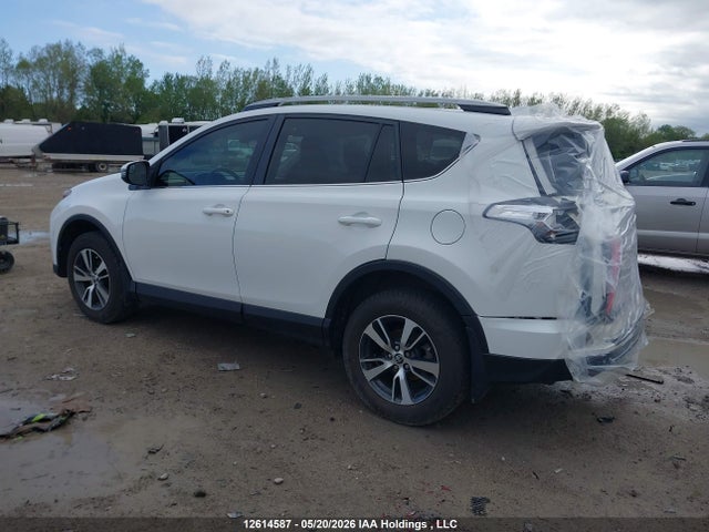 12614587 :رقم المزاد ، 2T3ZFREV6JW476734 vin ، 2018 Toyota Rav4 Le مزاد بيع