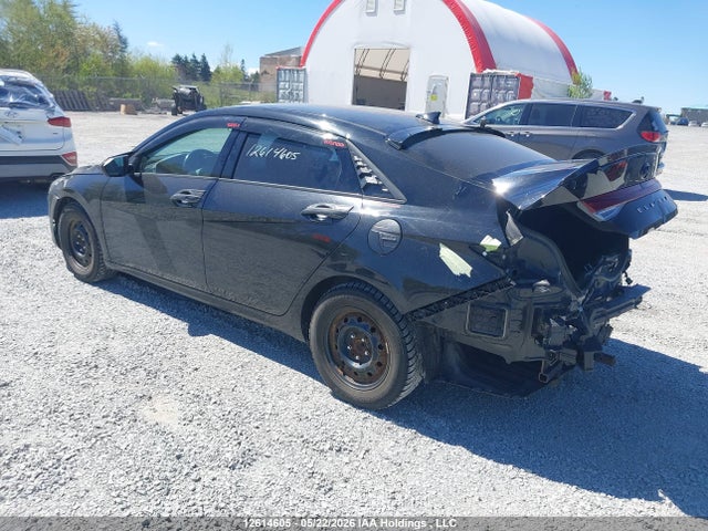 KMHLM4AG0MU088613 Hyundai Elantra Preferred Ivt