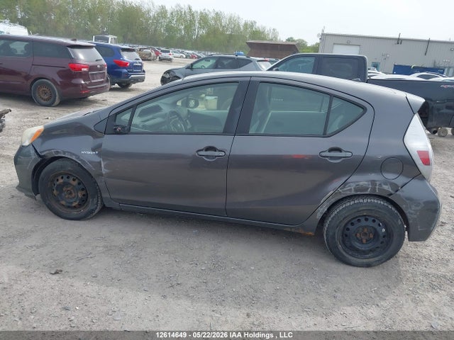 2013 Toyota Prius C მანქანა იყიდება აუქციონზე, vin: JTDKDTB33D1536950, აუქციონის ნომერი: 12614649