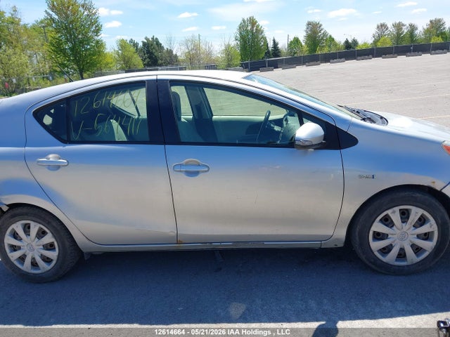 2014 Toyota Prius C მანქანა იყიდება აუქციონზე, vin: JTDKDTB32E1564417, აუქციონის ნომერი: 12614664
