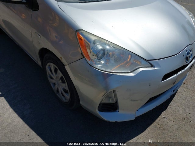 2014 Toyota Prius C მანქანა იყიდება აუქციონზე, vin: JTDKDTB32E1564417, აუქციონის ნომერი: 12614664