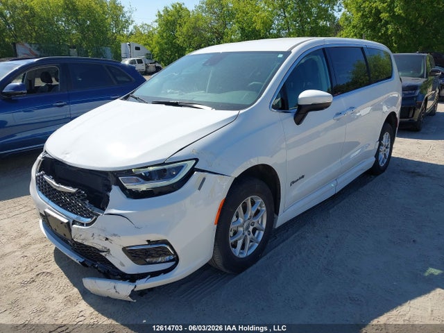 Chrysler Pacifica Touring L 2023 2C4RC1BG4PR510706 Image 2
