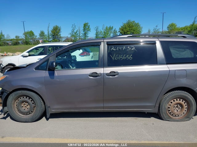 Toyota Sienna 7 Passenger 2015 5TDZK3DC5FS615656 Image 14