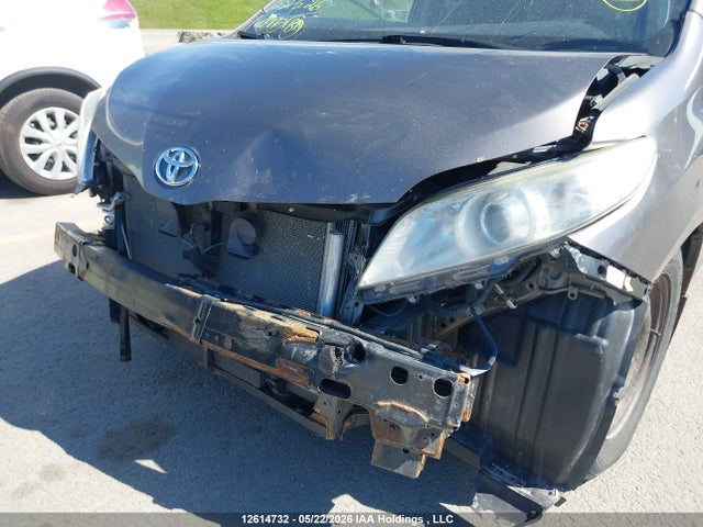 Toyota Sienna 7 Passenger 2015 5TDZK3DC5FS615656 Image 6