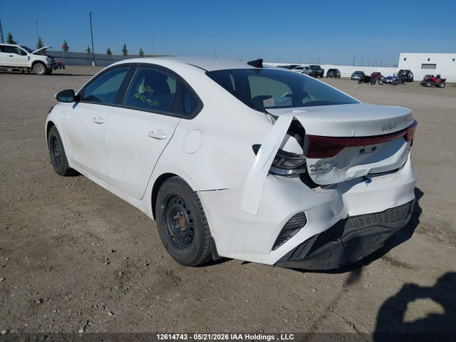 12614743 :رقم المزاد ، 3KPF24ADXNE438746 vin ، 2022 Kia Forte Fe/lxs مزاد بيع