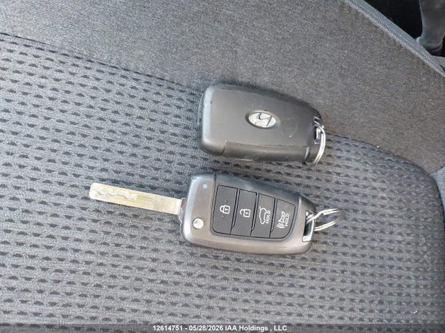 2019 Hyundai Santa Fe Essential მანქანა იყიდება აუქციონზე, vin: 5NMS23AD2KH108645, აუქციონის ნომერი: 12614751