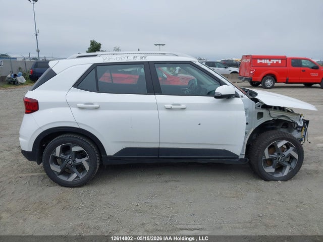 2021 Hyundai Venue Sel/denim მანქანა იყიდება აუქციონზე, vin: KMHRC8A31MU068789, აუქციონის ნომერი: 12614802