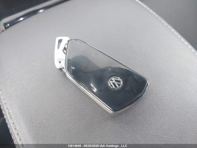 2023 Volkswagen Id.4 Pro მანქანა იყიდება აუქციონზე, vin: 1V26NPE85PC039242, აუქციონის ნომერი: 12614849