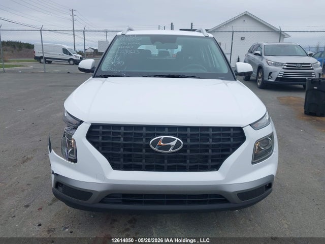 KMHRC8A37PU216383 Hyundai Venue Preferred