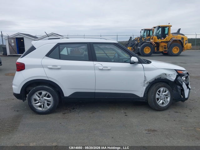 KMHRC8A37PU216383 Hyundai Venue Preferred