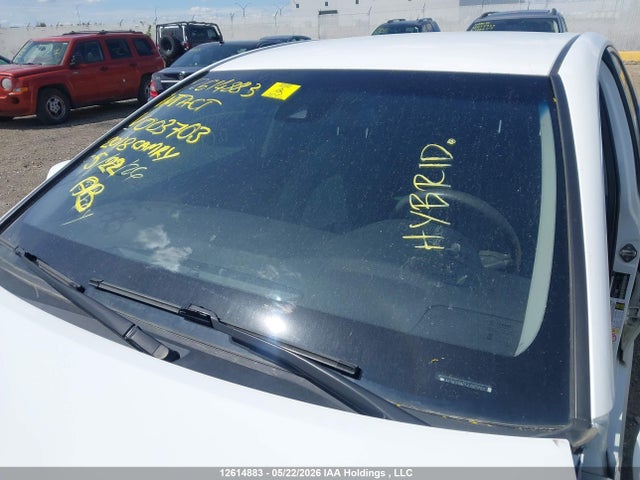 4T1B31HK1JU003703 Toyota Camry Hybrid Le