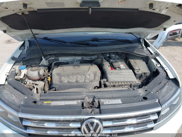Продажа на аукционе авто 2018 Volkswagen Tiguan Highline, vin: 3VV4B7AX5JM056113, номер лота: 12614890