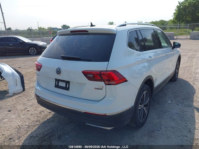 Продажа на аукционе авто 2018 Volkswagen Tiguan Highline, vin: 3VV4B7AX5JM056113, номер лота: 12614890