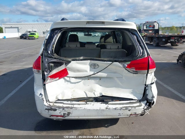 12614903 :رقم المزاد ، 5TDKK3DC5DS294572 vin ، 2013 Toyota Sienna Le 8 Passenger مزاد بيع