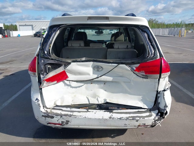 12614903 :رقم المزاد ، 5TDKK3DC5DS294572 vin ، 2013 Toyota Sienna Le 8 Passenger مزاد بيع