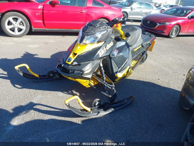 12614937 :رقم المزاد ، 2BPSUWDB5DV000073 vin ، 2013 Skidoo  مزاد بيع