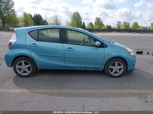 JTDKDTB36E1066513 Toyota PRIUS C